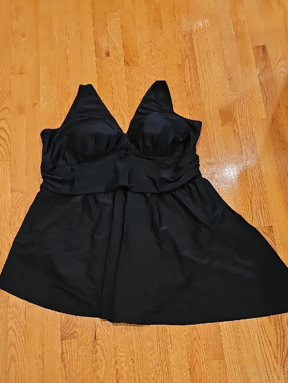 Torrid Black V-Neck Swimsuit SIZE 6X with an overlay skirt - Picture 3 of 8